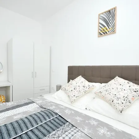 Daire Carolina Trogir